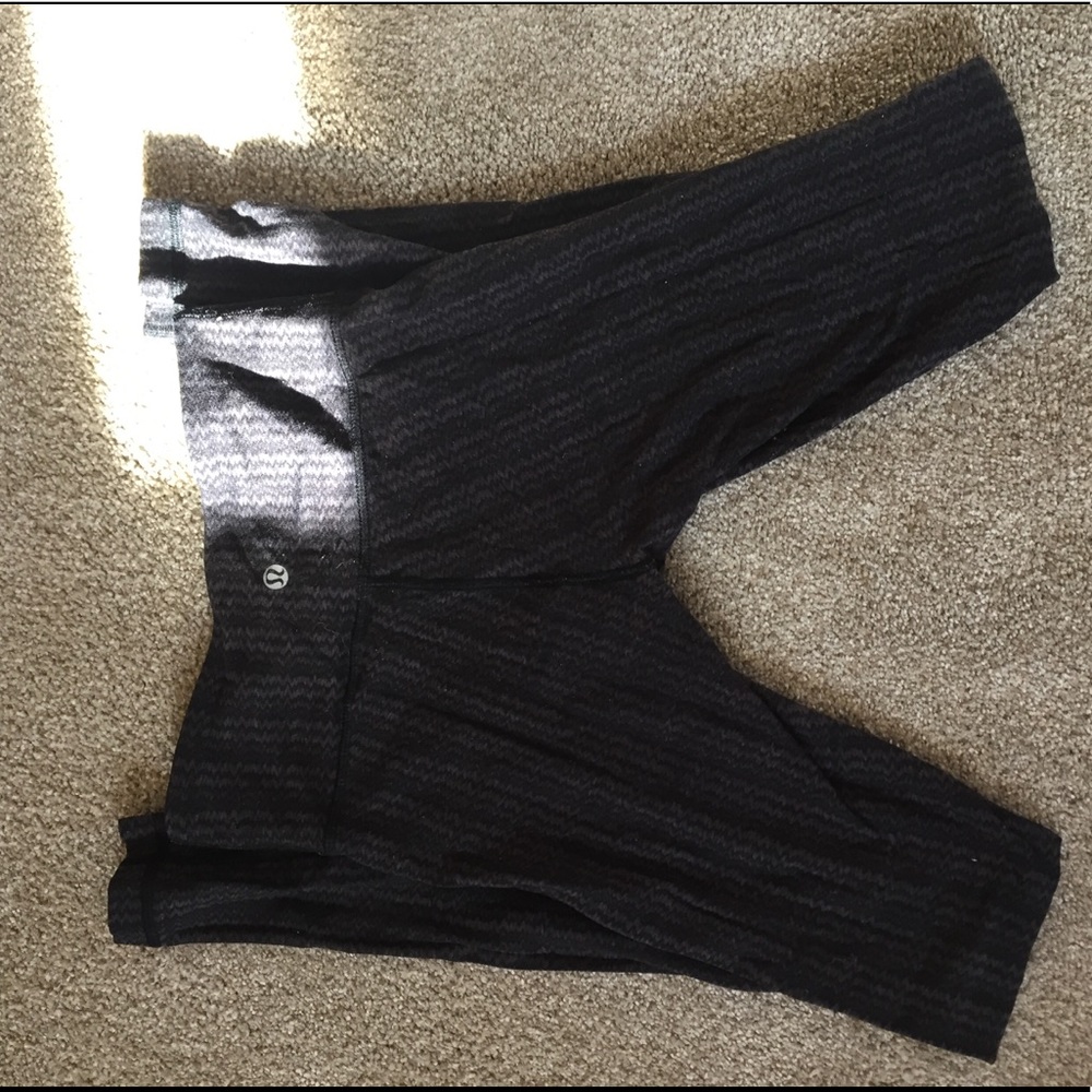 Lululemon leggings with small hole
